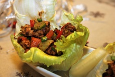 Tacos z listu ledoveho salatu plnene veprovym masem na thajsky zpusob I.jpg