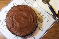 Arasidovy tvarohovy dort s parizskou cokoladovou slehackou I.jpg