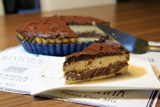 Arasidovy tvarohovy dort s parizskou cokoladovou slehackou II.jpg